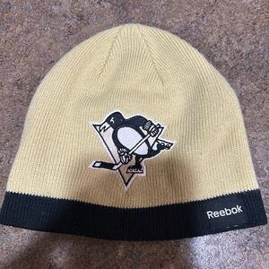 Boys, Pittsburgh Penguins beanie hat size 8–20